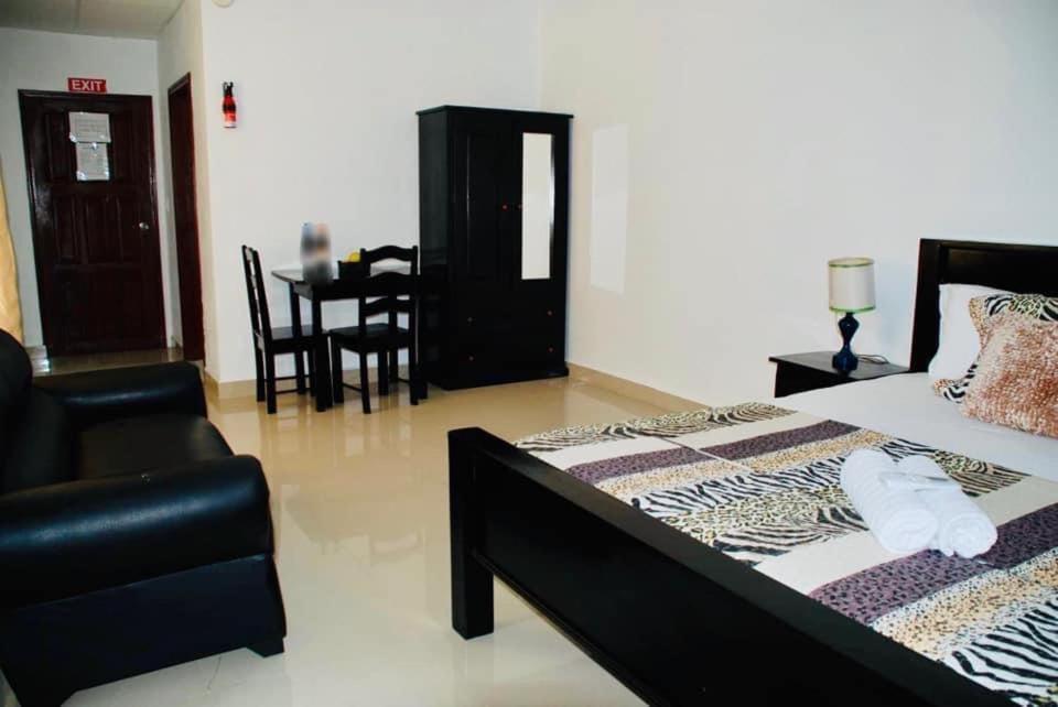 Coastal Bay Suite & Golf Cart Rental 산페드로 외부 사진